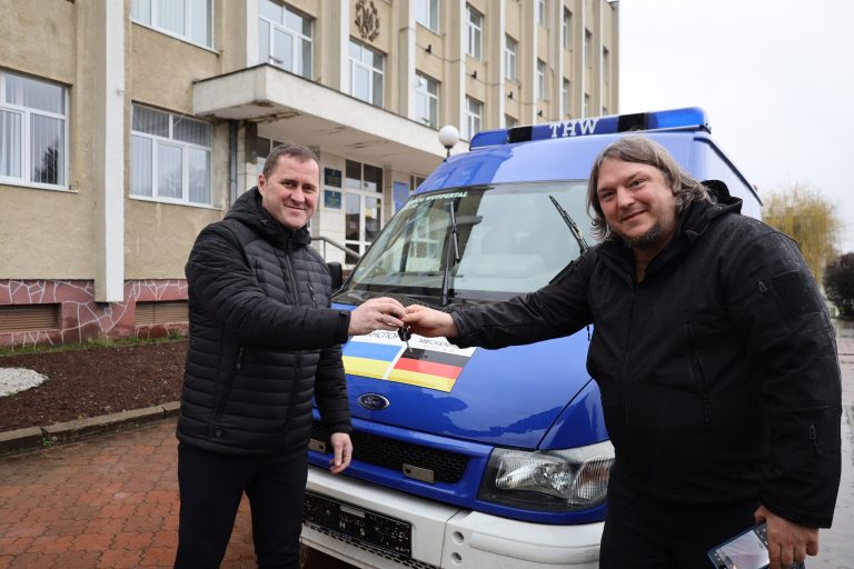 Благодійники з Німеччини передали автомобіль для Бориславської Центральної міської лікарні